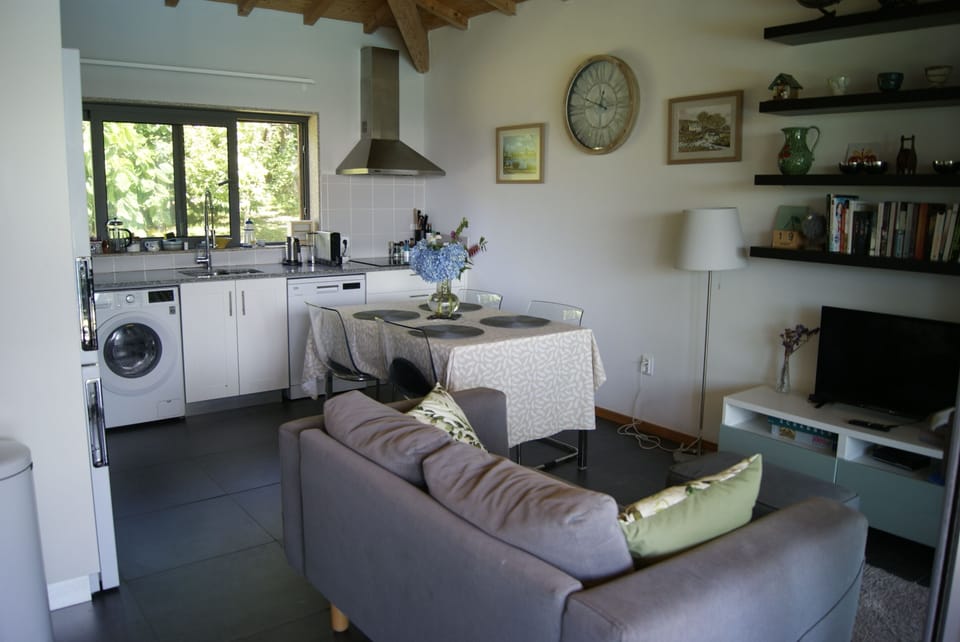 The well equipped kitchen.