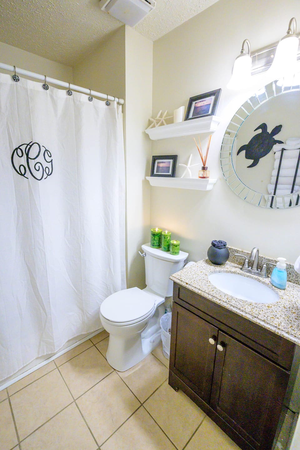 Hall bath Tub & shower