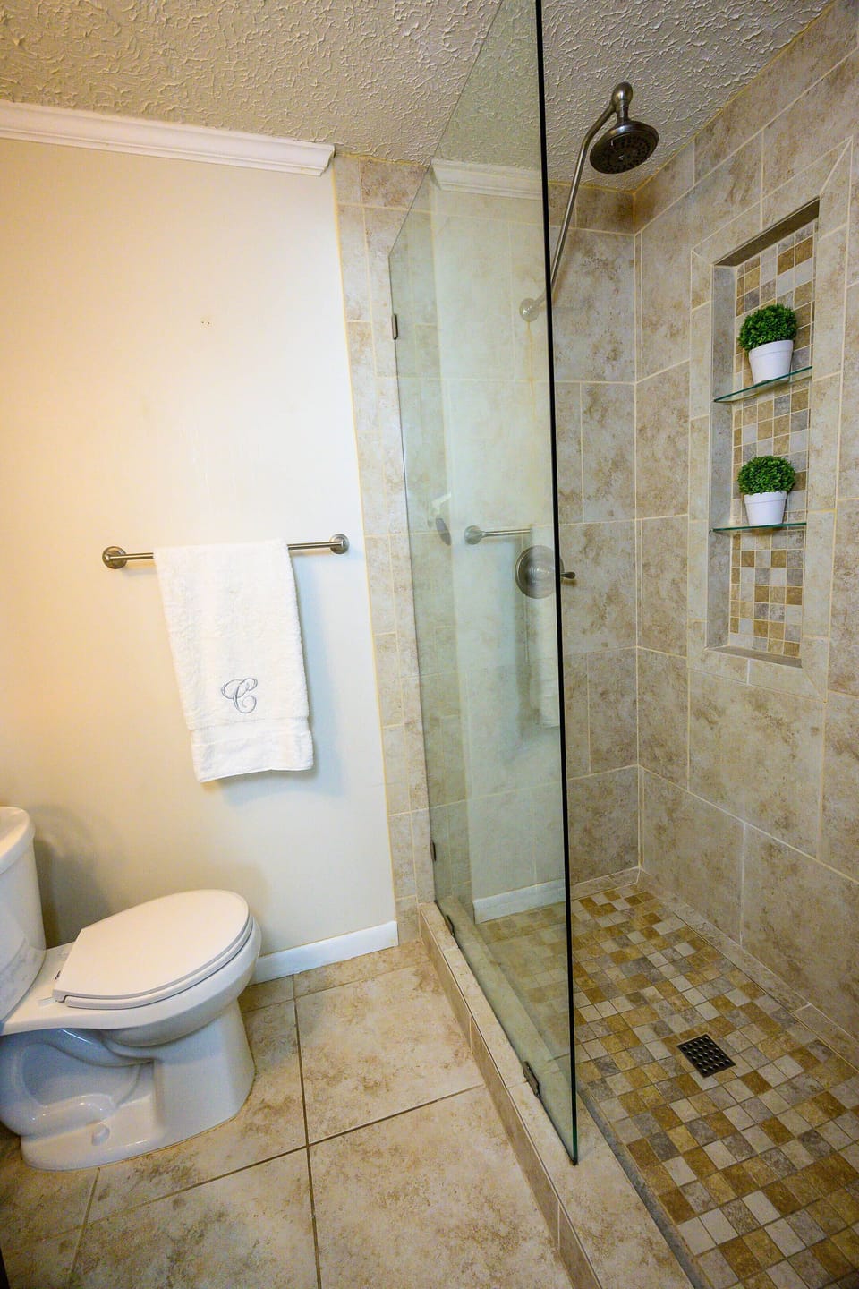 Suite 2 bath walk in rain shower beautiful turquoise barn door 