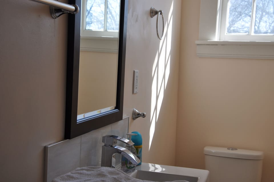 Room 2 Blue En-Suite Bathroom