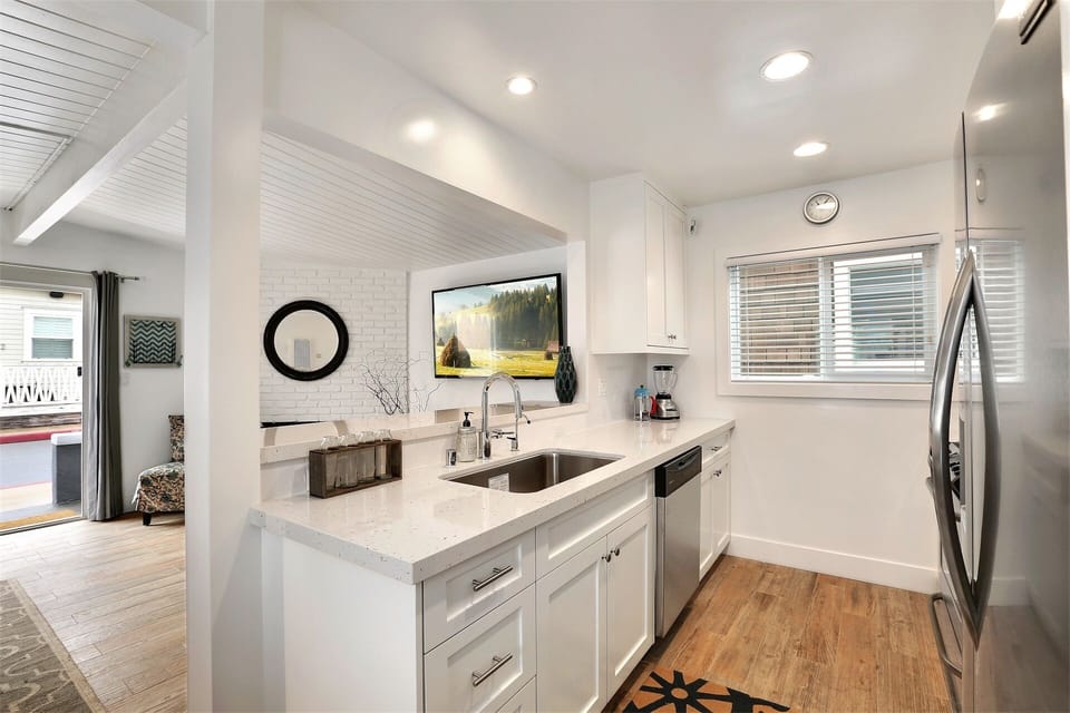 Gas stove/range, fridge, micro, dishwasher, blender, rice cooker, coffee maker