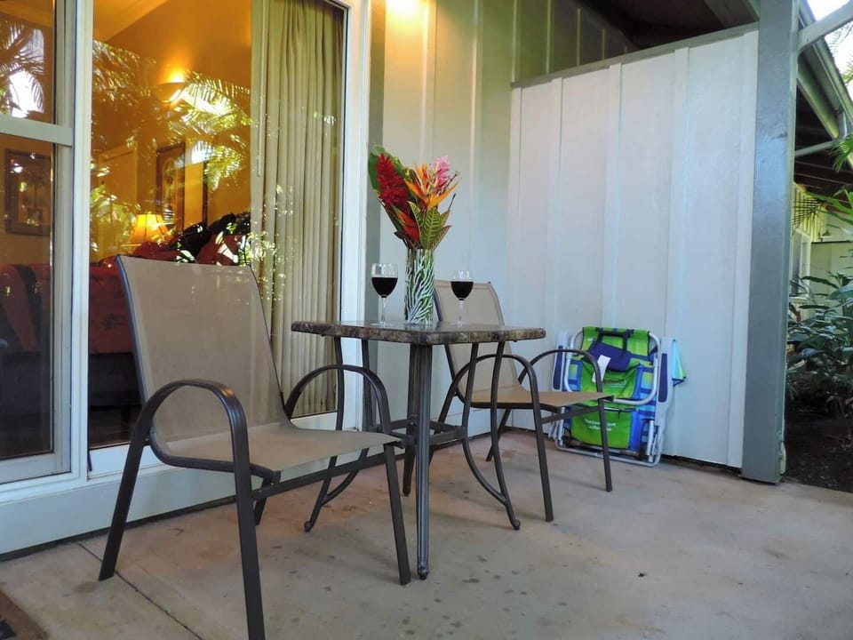 Spacious, private outdoor lanai with BBQ