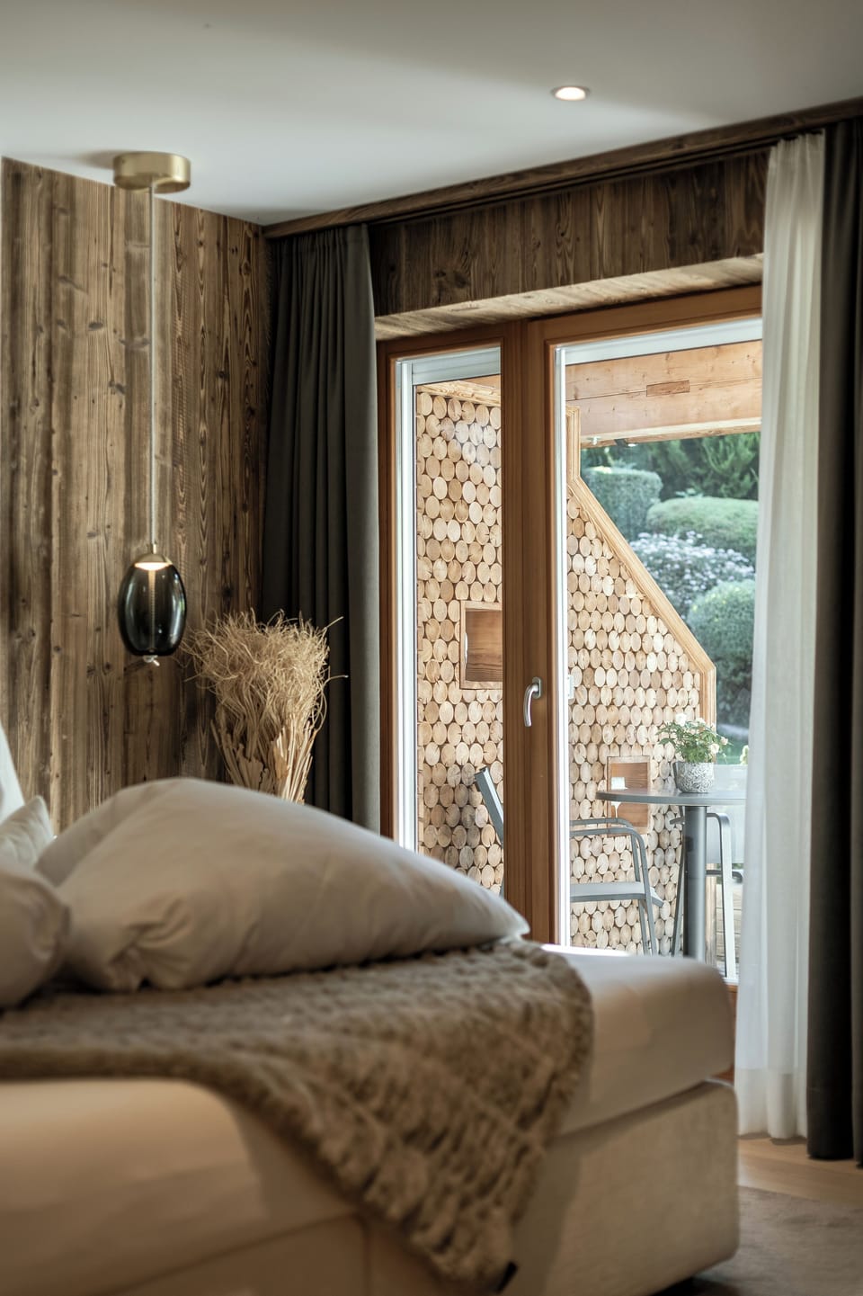 Wellness Suite | Living area | Flat-screen TV