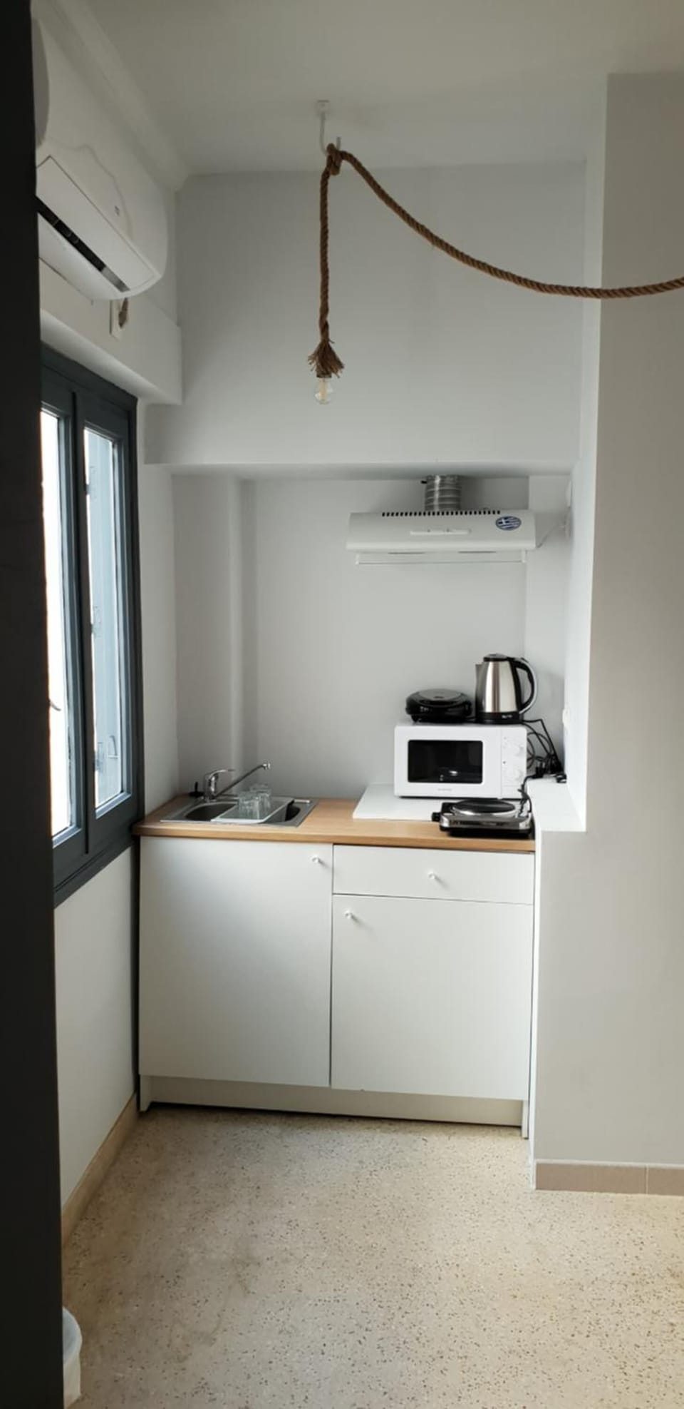 Fridge, microwave, stovetop, electric kettle