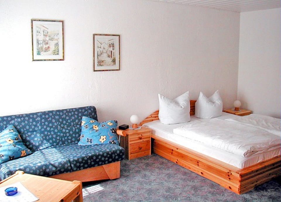 Room | Free WiFi