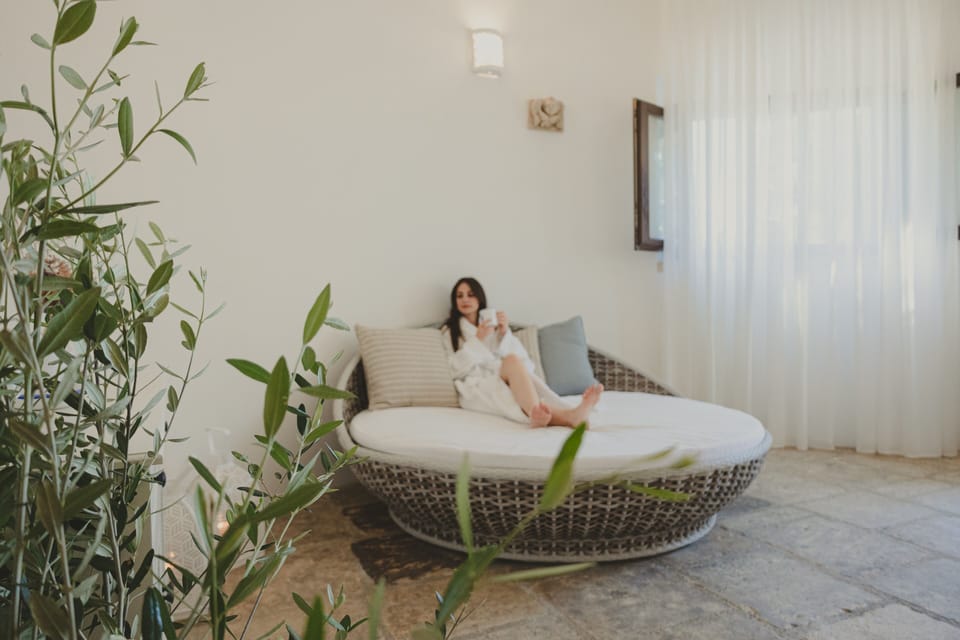 Couples treatment rooms, body treatments, body scrubs, facials, massages