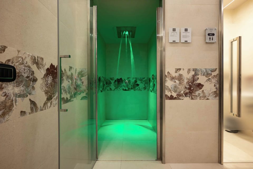 Couples treatment rooms, Turkish bath, body treatments