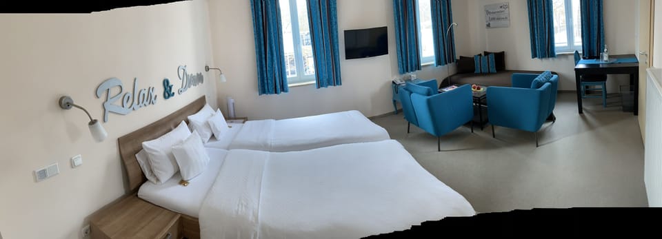 Triple Room | Egyptian cotton sheets, hypo-allergenic bedding, in-room safe