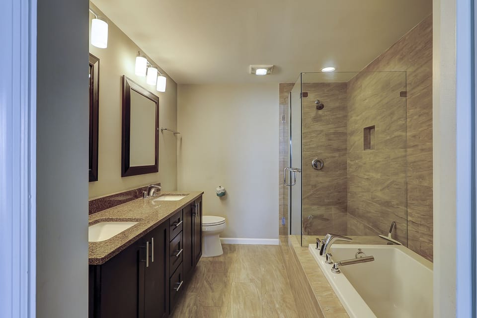 1st  Level Main Bathroom