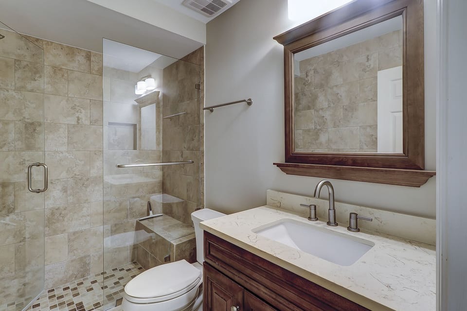 1st Level Twin Bath