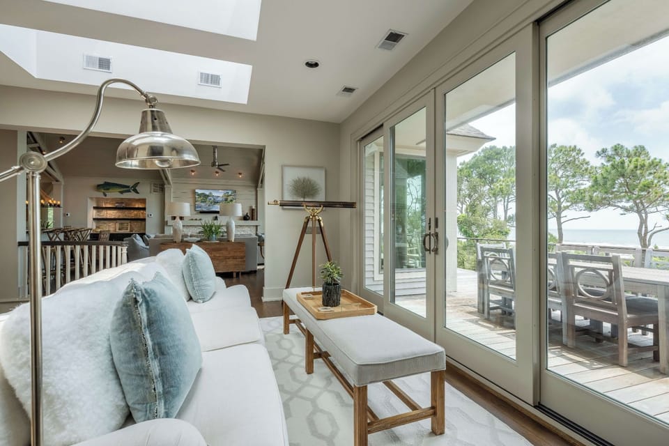 Main Upper Level - Sitting Area