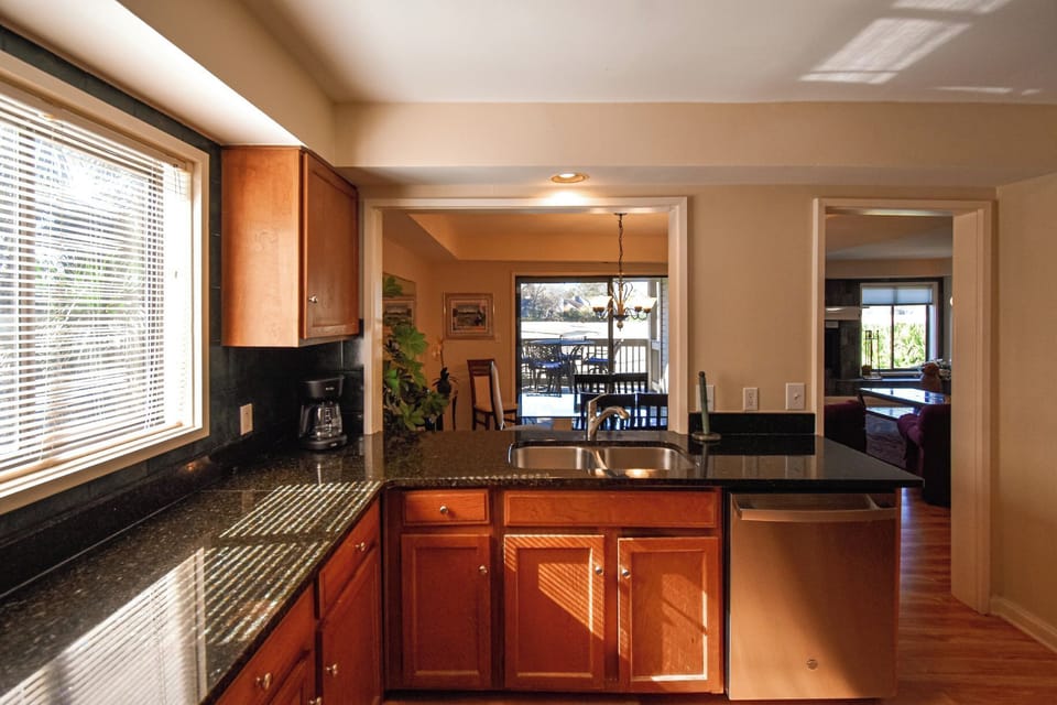 Main Level - Kitchen