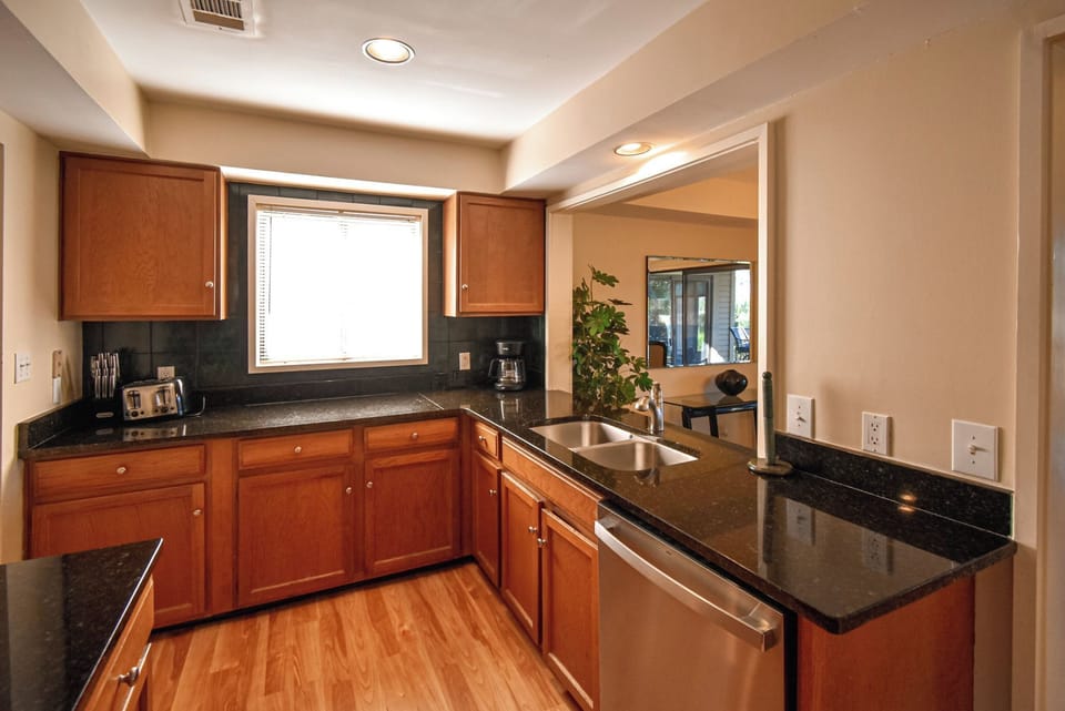 Main Level - Kitchen