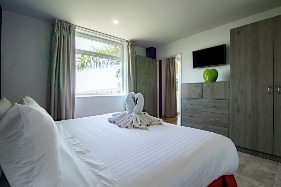 Superior Room, Non Smoking | Cribs (free), WiFi (free), bed sheets