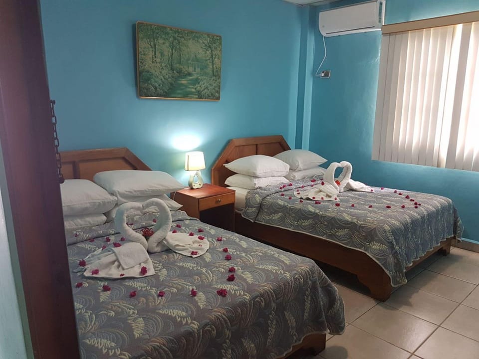 Double Room | WiFi (free), bed sheets