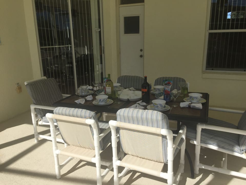 Outdoor dining