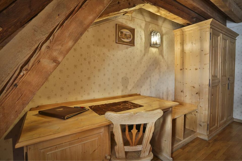 Minibar, desk, free WiFi, bed sheets