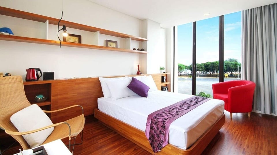Basic Double Room, 1 Double Bed, Non Smoking | Bathroom | Free toiletries, hair dryer, slippers, towels