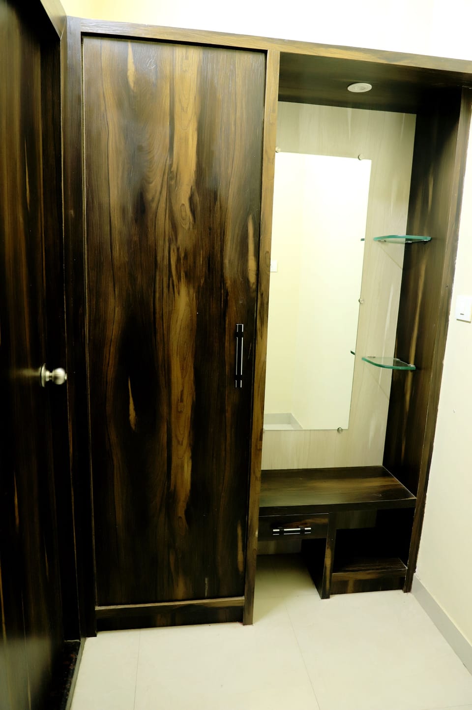 Premium Room, 1 Double Bed, Balcony, Mountain View | Egyptian cotton sheets, premium bedding, desk, laptop workspace