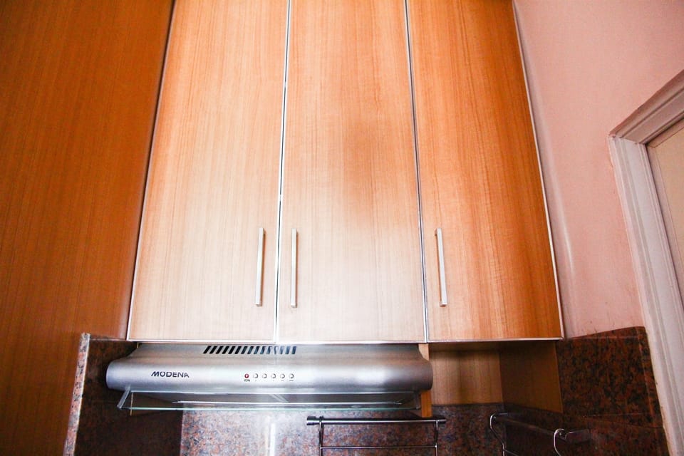 Room | Private kitchenette | Fridge, microwave, stovetop, rice cooker