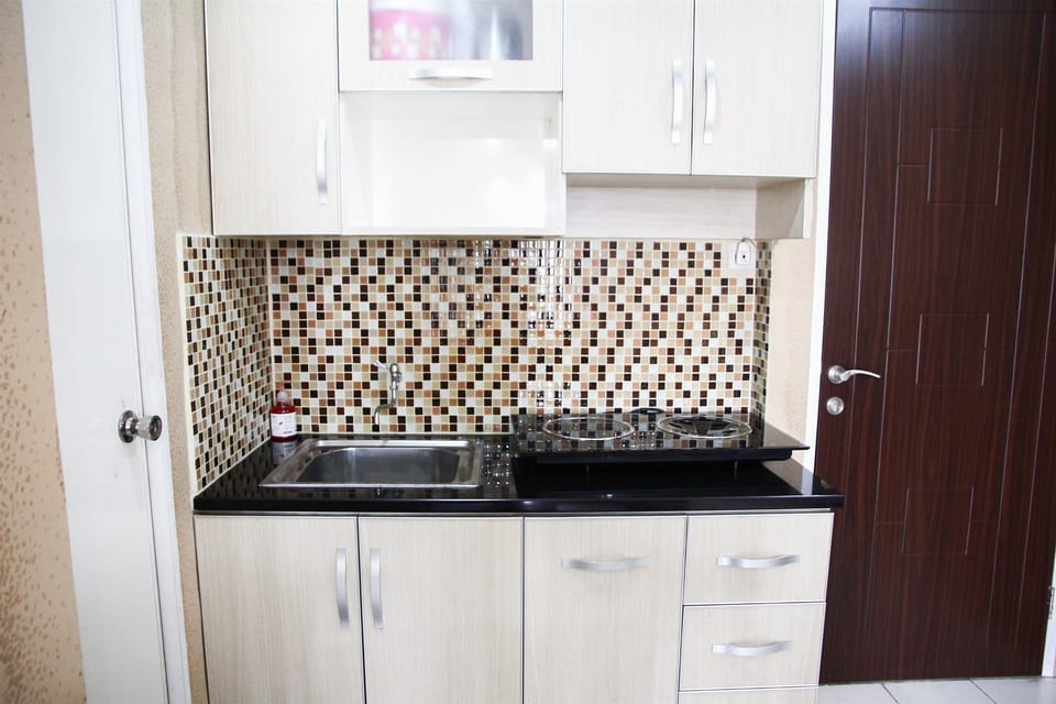 Room | Private kitchen | Fridge, stovetop, electric kettle, rice cooker