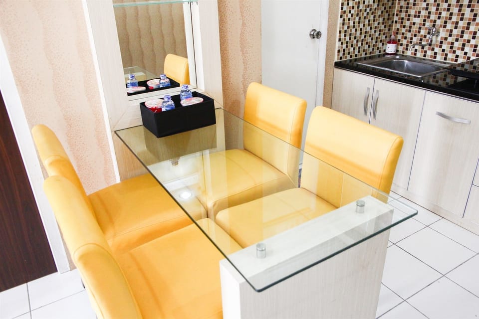 Room | In-room dining