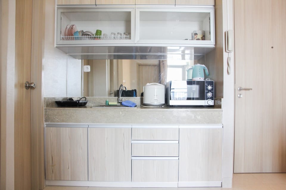 Room | Private kitchenette | Fridge, microwave, stovetop, rice cooker