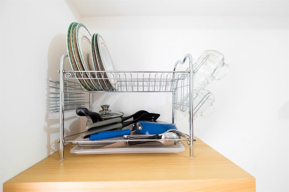 Room | Private kitchen | Fridge, stovetop, rice cooker, cookware/dishes/utensils