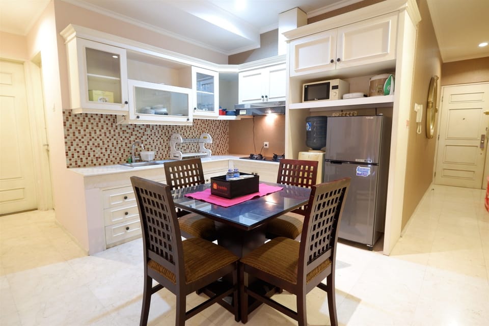 Room | In-room dining