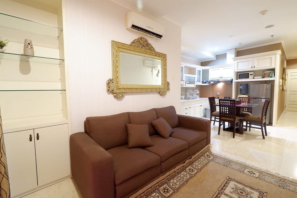 Room | Living area | TV