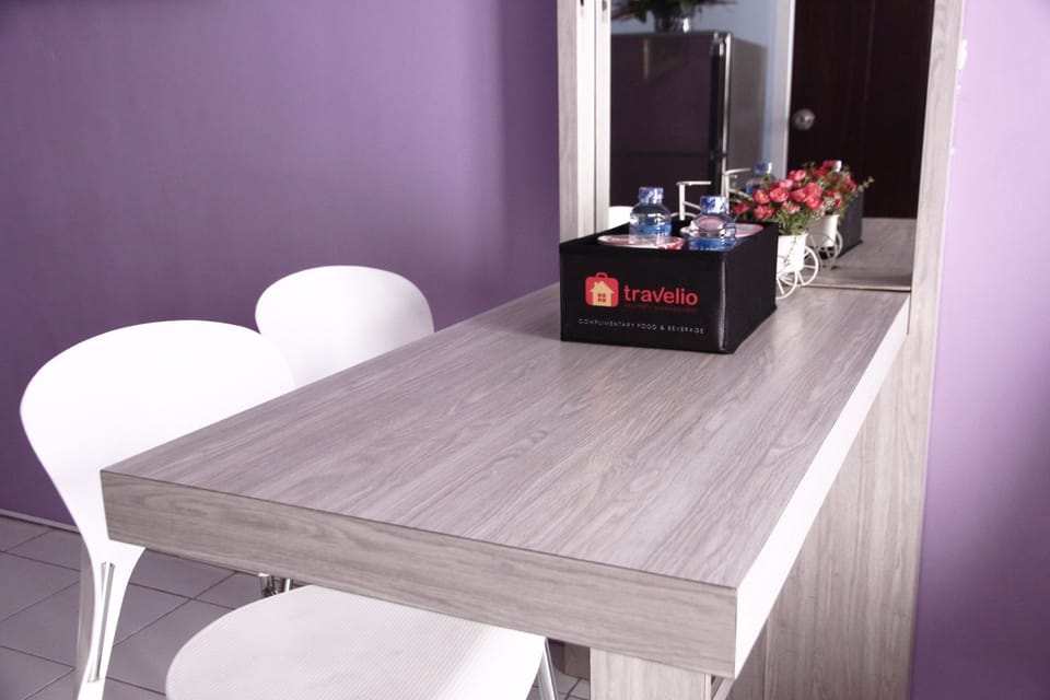 Room | In-room dining