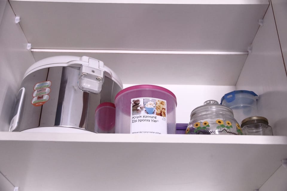 Room | Private kitchenette | Fridge, stovetop, rice cooker, cookware/dishes/utensils