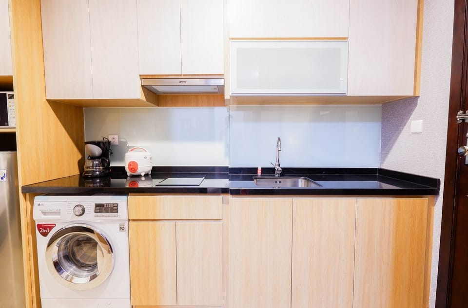 Room | Private kitchenette | Fridge, microwave, stovetop, rice cooker