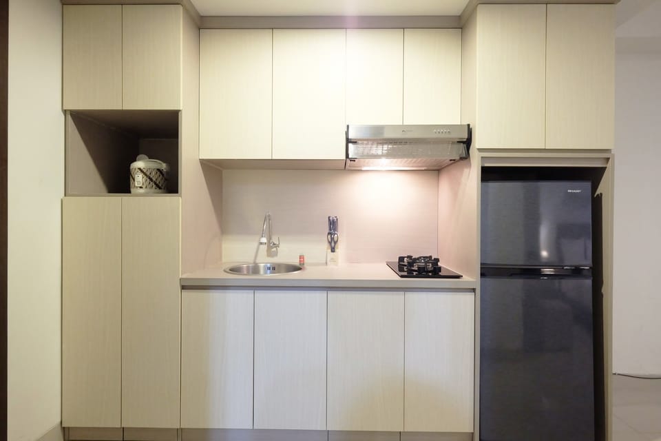 Room | Private kitchen | Fridge, stovetop, rice cooker, cookware/dishes/utensils