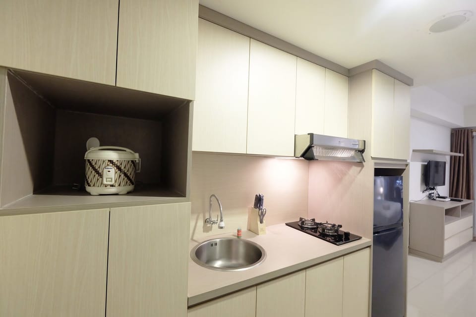 Room | Private kitchen | Fridge, stovetop, rice cooker, cookware/dishes/utensils