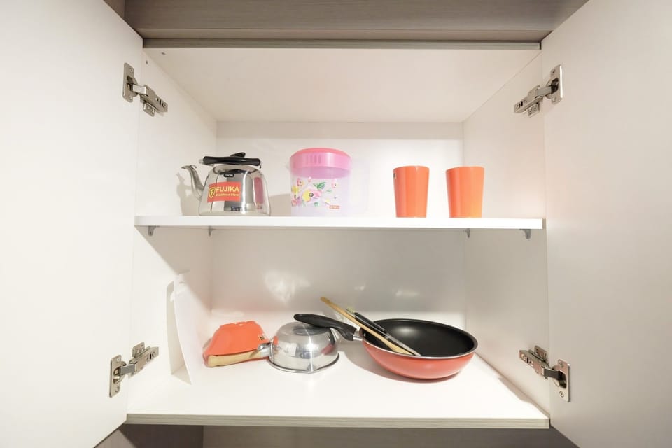 Room | Private kitchen | Fridge, stovetop, rice cooker, cookware/dishes/utensils