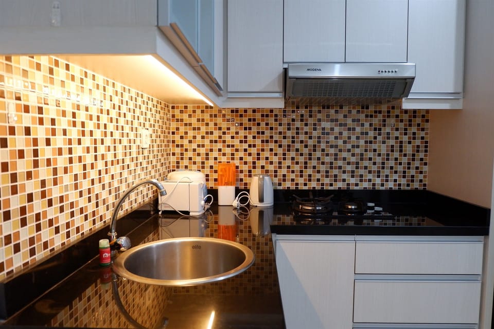 Room | Private kitchen | Fridge, microwave, stovetop, electric kettle