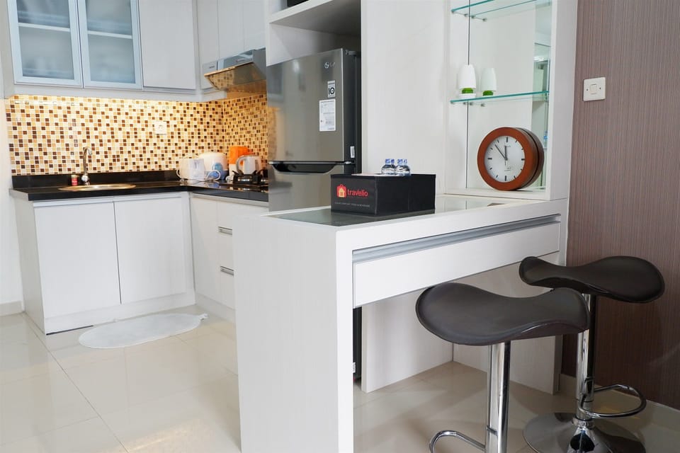 Room | Private kitchen | Fridge, microwave, stovetop, electric kettle