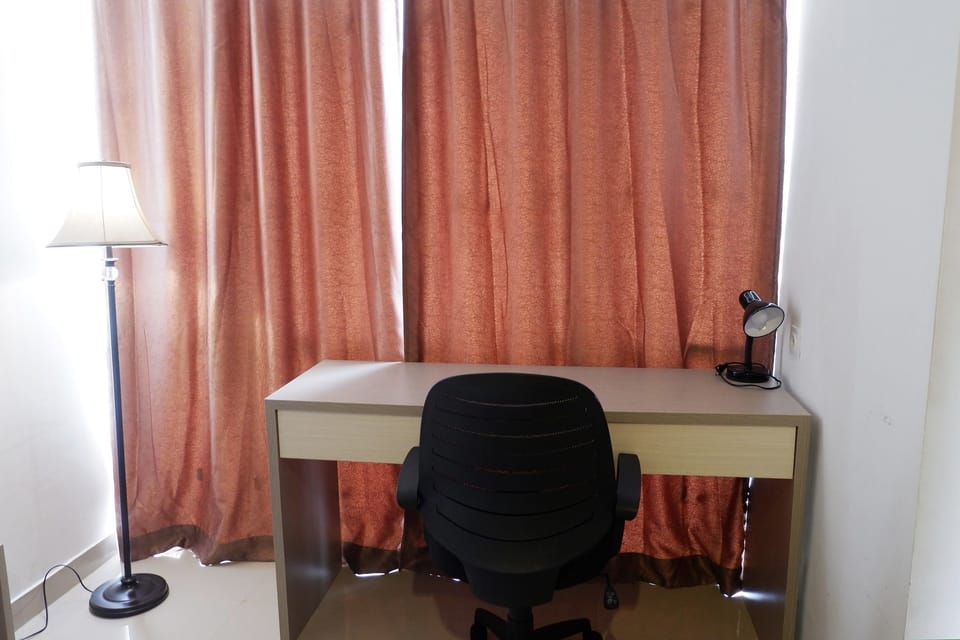 Room | In-room business center