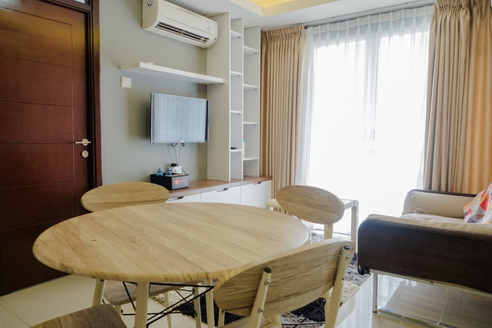 Room | In-room dining