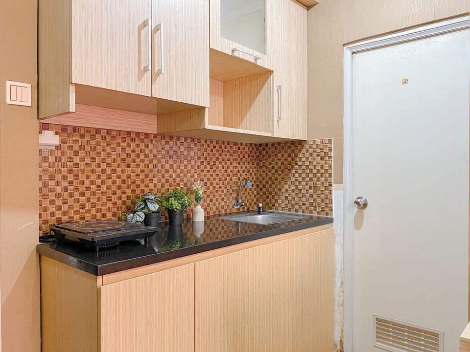 Room | Private kitchen | Fridge, stovetop, electric kettle, rice cooker