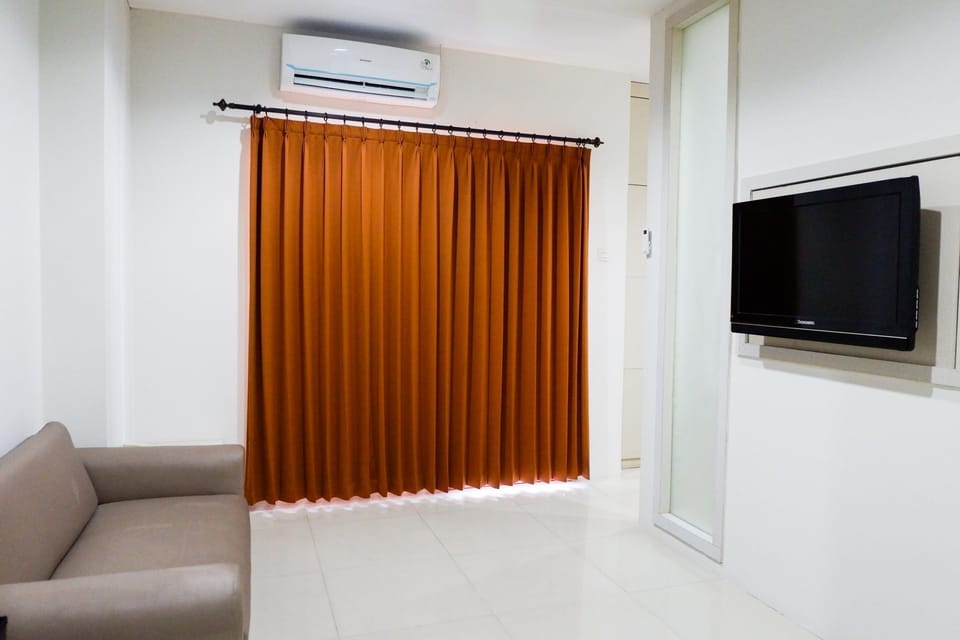 Room | Living room | TV