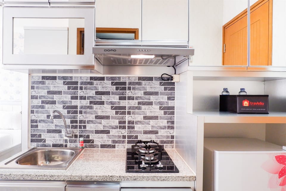 Room | Private kitchen | Fridge, stovetop, electric kettle, rice cooker