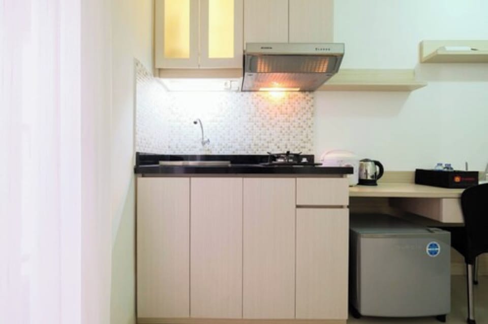 Room | Private kitchen | Fridge, stovetop, electric kettle, rice cooker