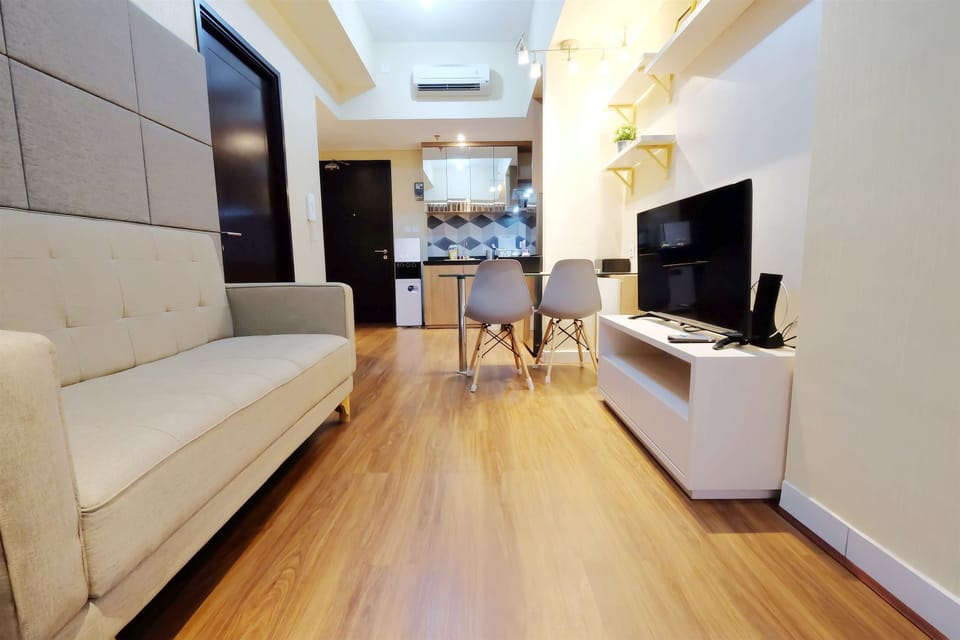 Room | Living room | TV