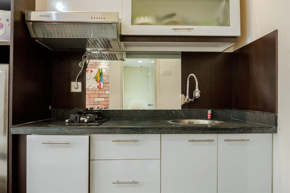 Room | Private kitchenette | Fridge, stovetop, rice cooker, cookware/dishes/utensils