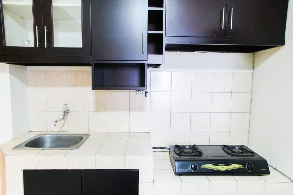 Room | Private kitchenette | Fridge, stovetop, electric kettle, rice cooker