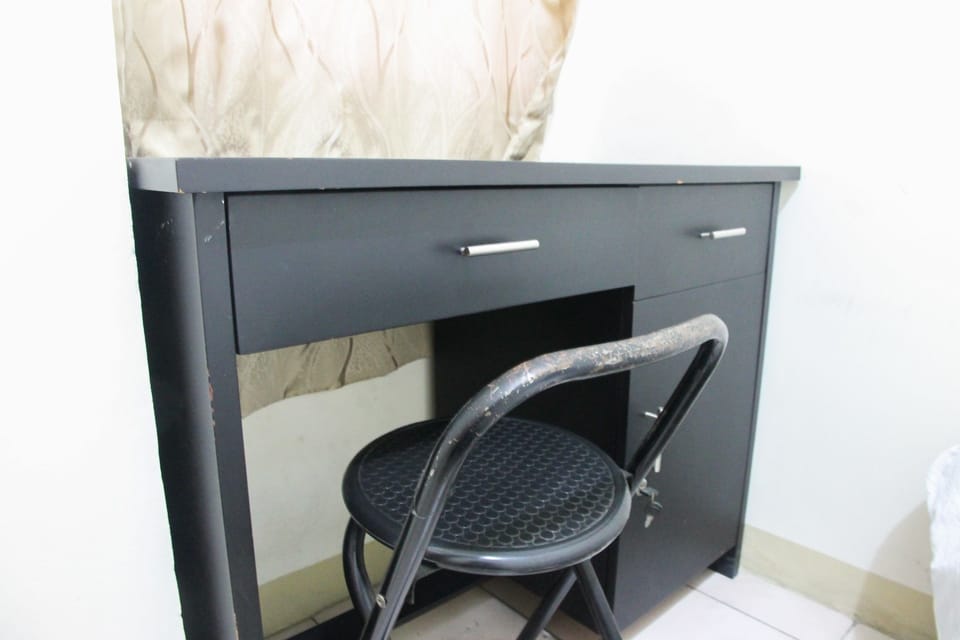 Room | Desk, free WiFi, bed sheets