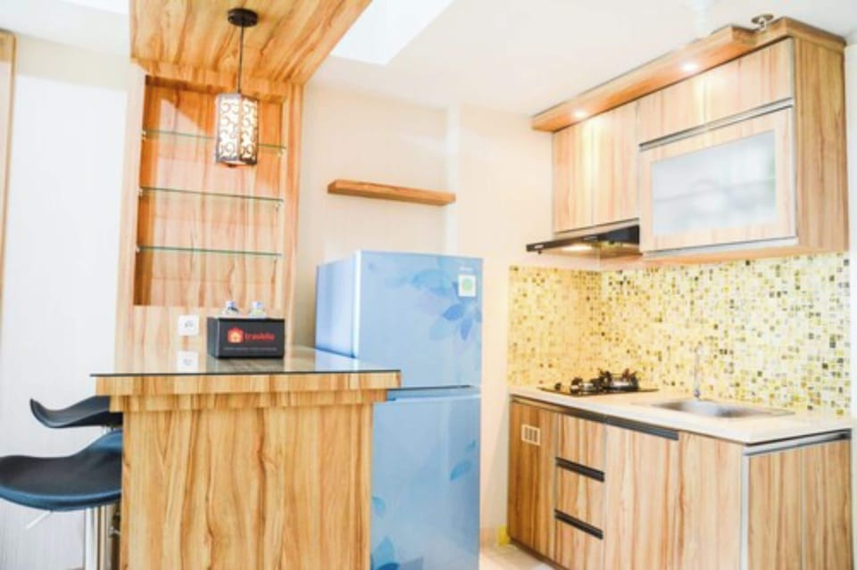 Room | Private kitchen | Fridge, stovetop, rice cooker, cookware/dishes/utensils