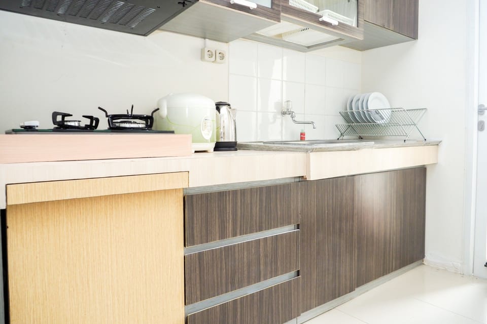 Room | Private kitchenette | Fridge, microwave, stovetop, rice cooker
